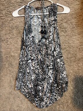 Black & White Paisley V-Neck Camisole with Necklace Detail